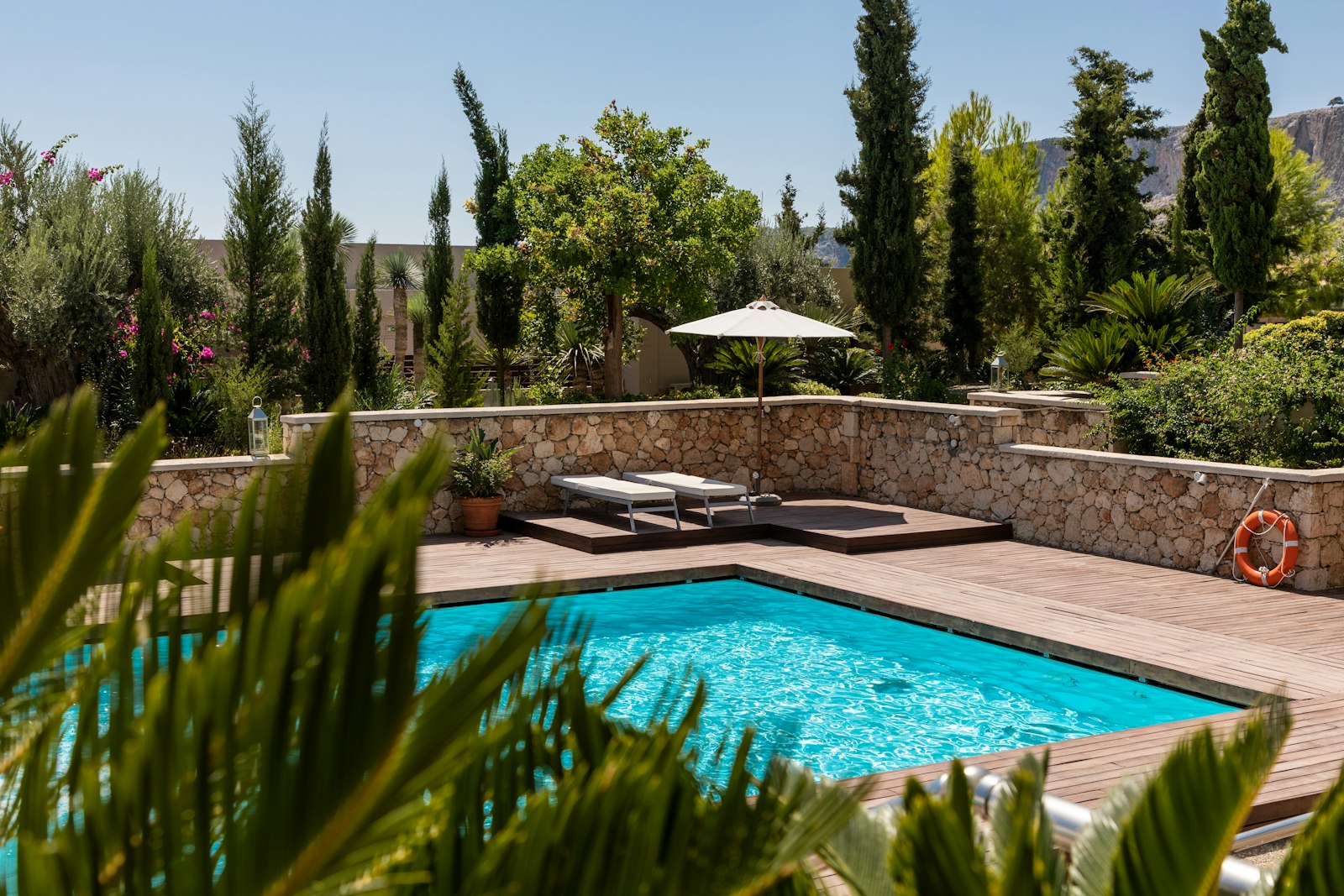 Tropical Pools pool services
